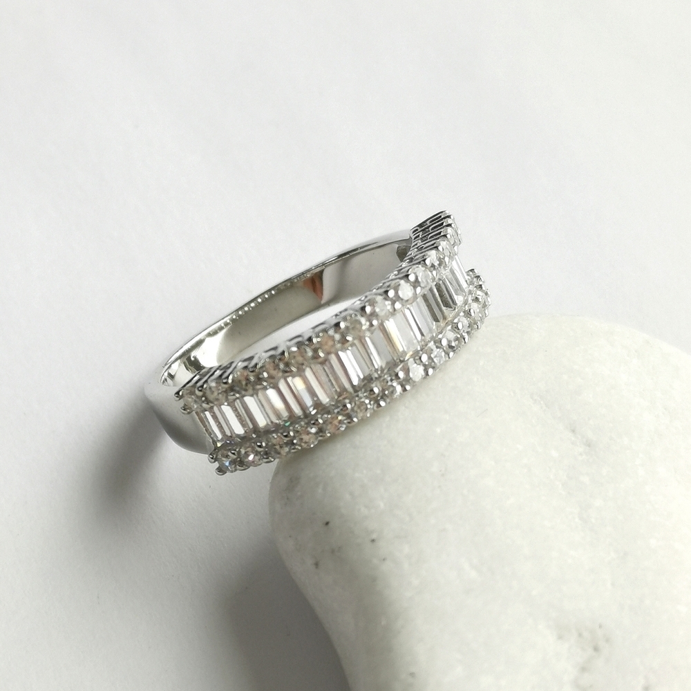 White Sapphire half eternity band ring in Sterling Silver size 8 - Picture 7 of 8